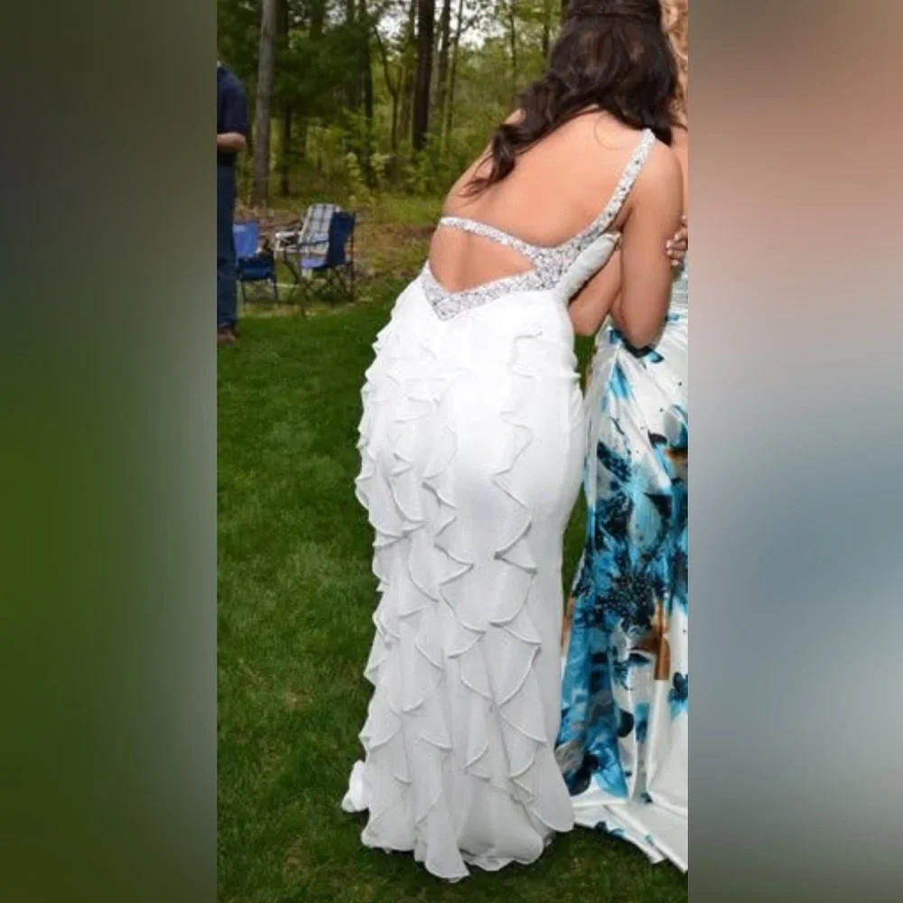 Faviana Couture White Prom Dress Size Women’s 8 - Picture 7 of 13